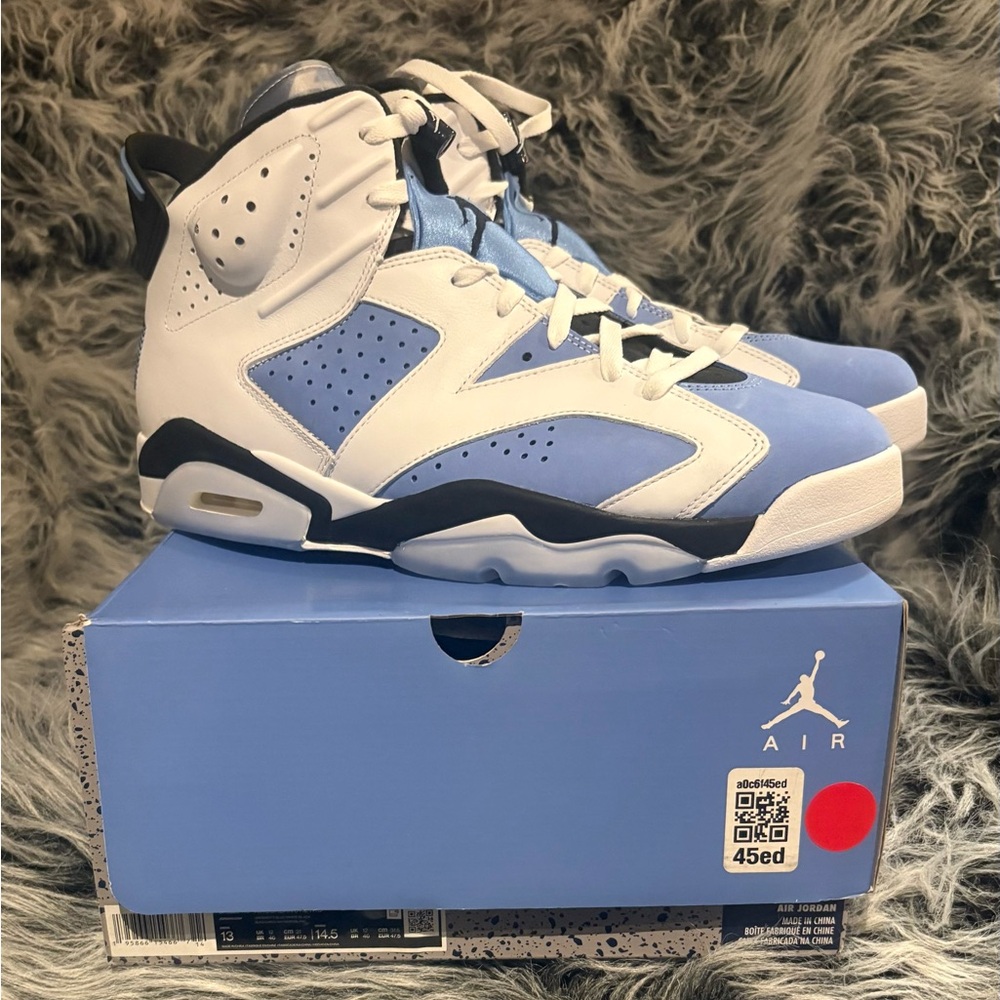 Jordan Athletic Shoes - White and Blue